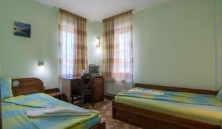 Отель Family Hotel Iv Велинград Двухместный номер эконом-класса с 2 отдельными кроватями-1